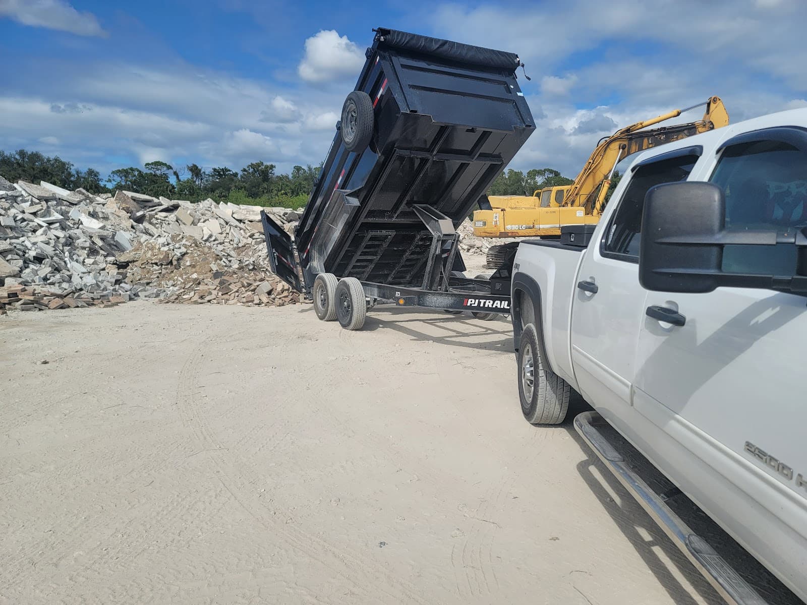 All-timate Junk Removal & Maintenance photo