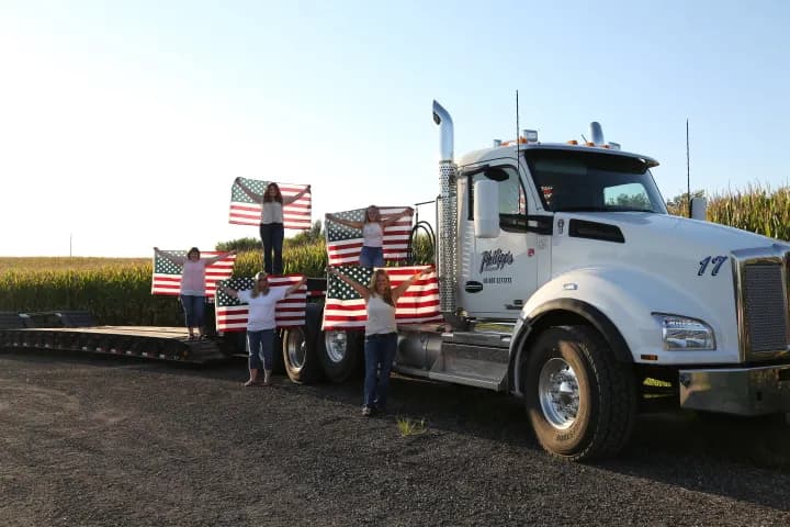 Philipp's Trucking LLC photo