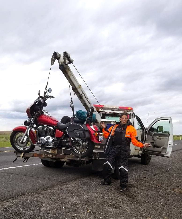 Divine's Towing and Hauling photo