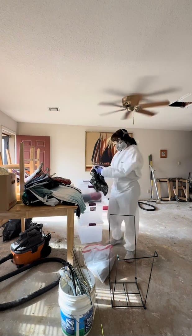 Toss It Hoarding Cleanup Services - photo 3