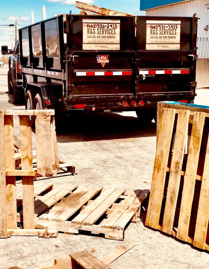 R&S SERVICES HAULING AND JUNK REMOVAL - photo 3