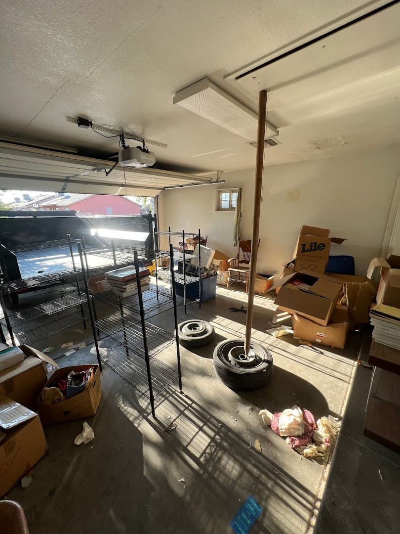 Junkin and Haulin AZ LLC - photo 2