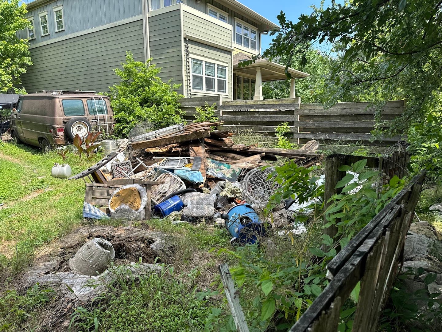4Hands Junk Removal - photo 3
