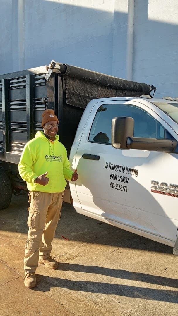 Je Transporte Hauling & Trucking - photo 1