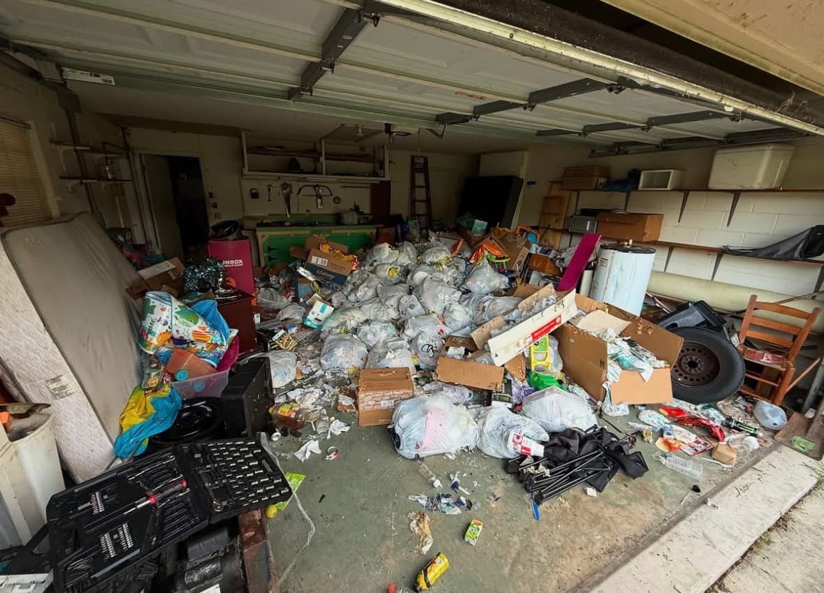 Dump It Hoarding Cleanup Services - photo 2