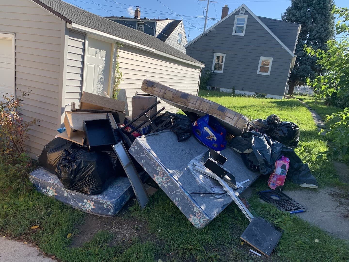 Mrcleanoutllc - photo 1