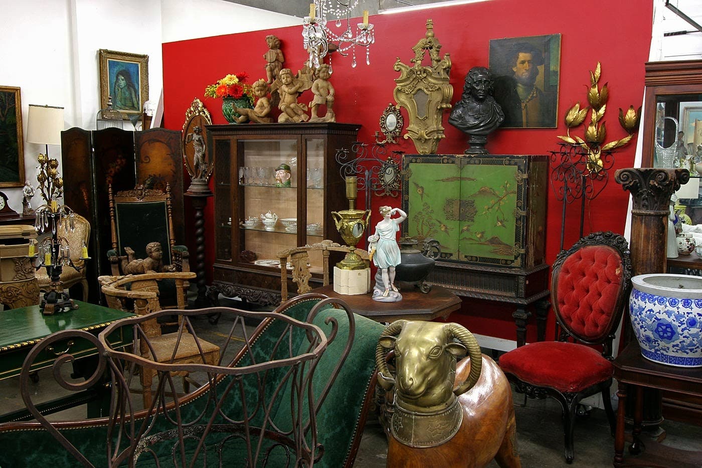 Hughes Auctions - photo 2