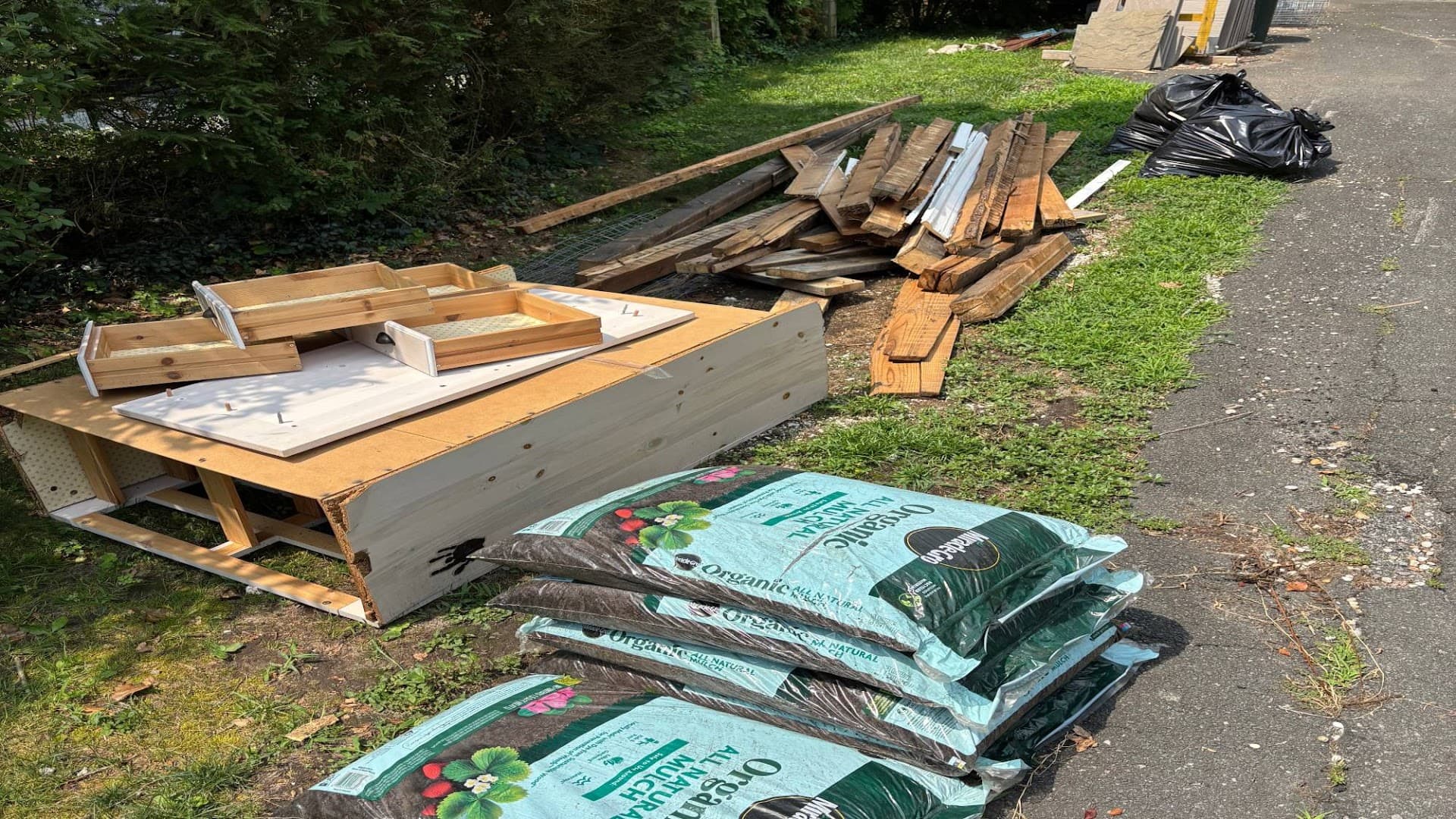 BEST DEALZ JUNK REMOVAL - photo 1