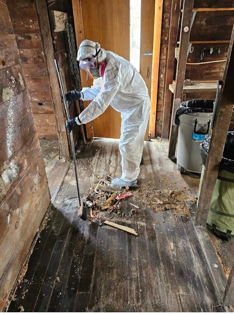 Toss It Hoarding Cleanup Services - photo 2