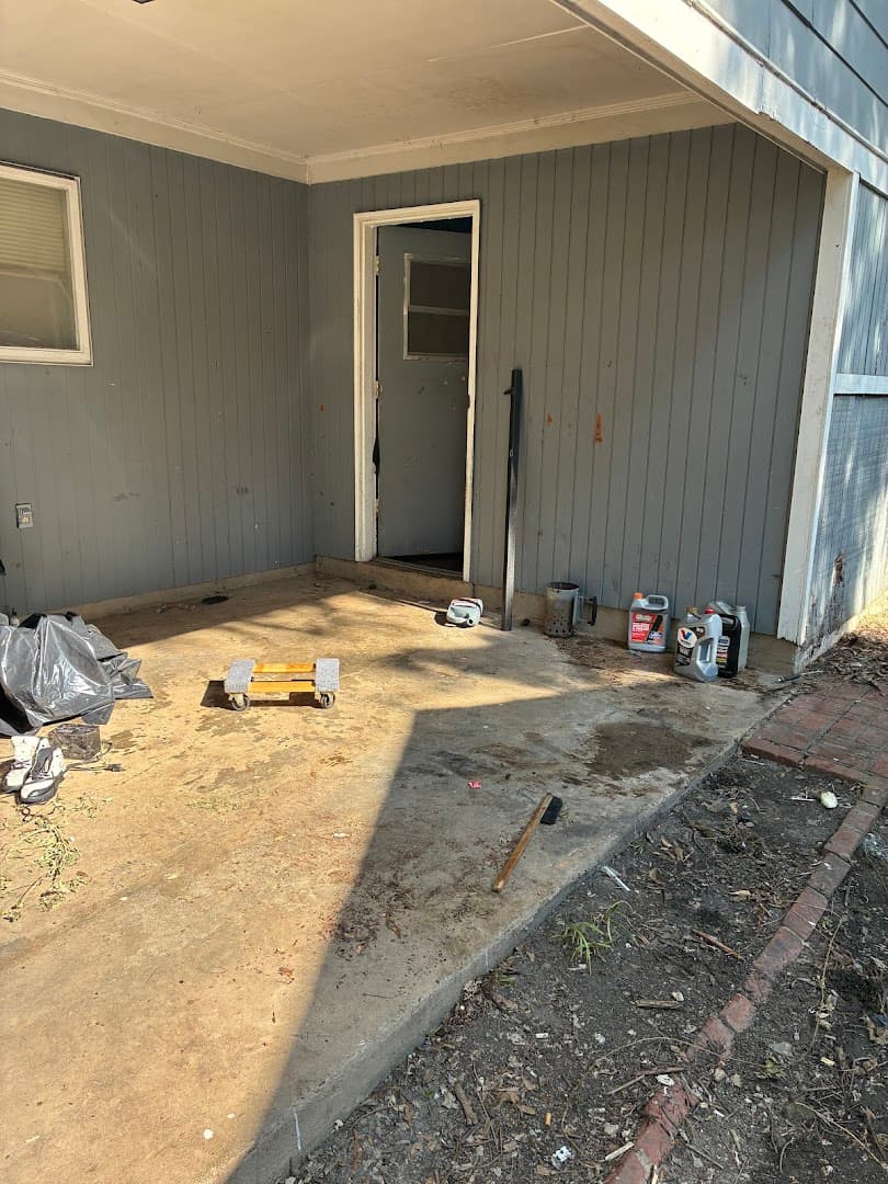 Bluff City Junk Removal - photo 1