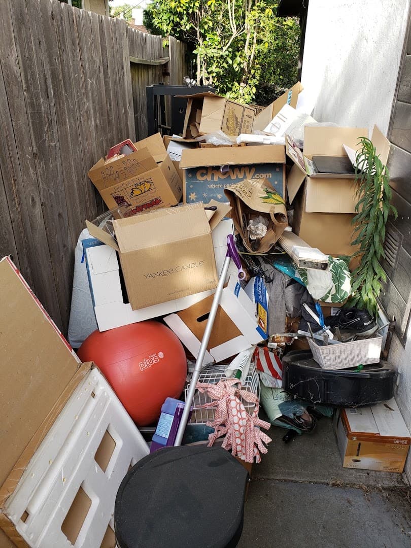 Chuck Your Junk - photo 2