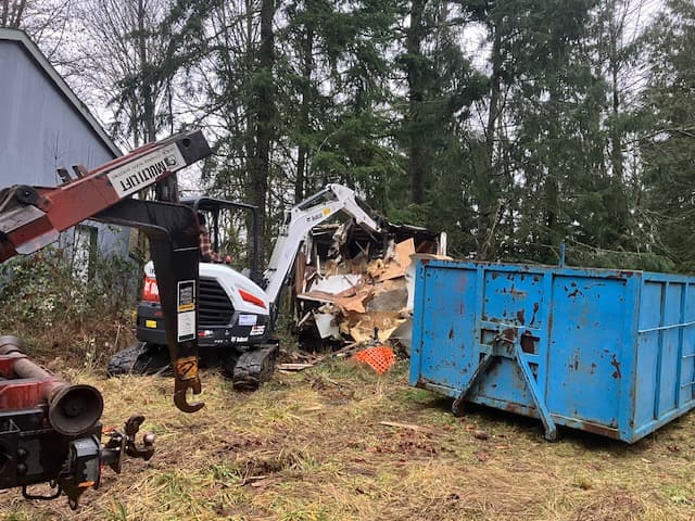 AAA Rousse Junk Removal - photo 2