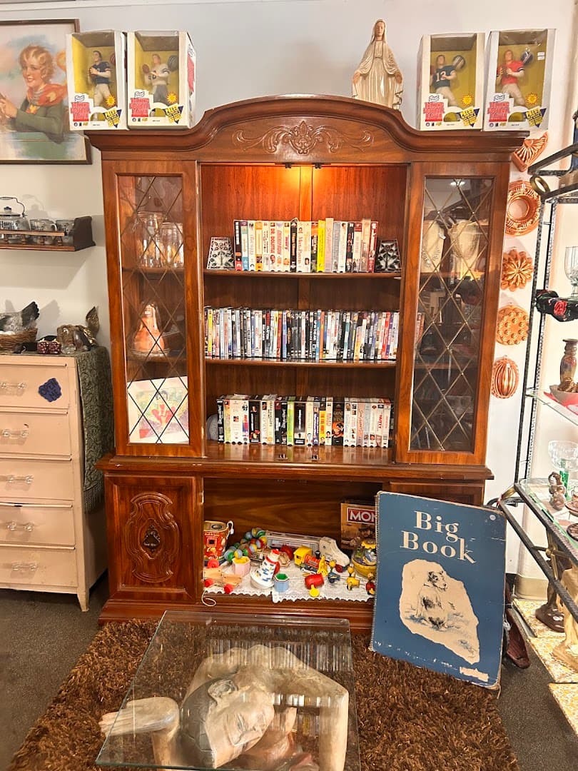 Lee’s Trinkets - photo 3