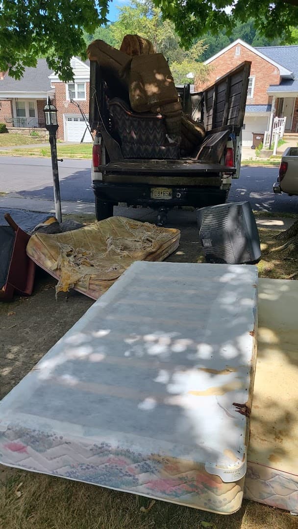 Junk Removal Services - Oakley Waste Management - photo 2