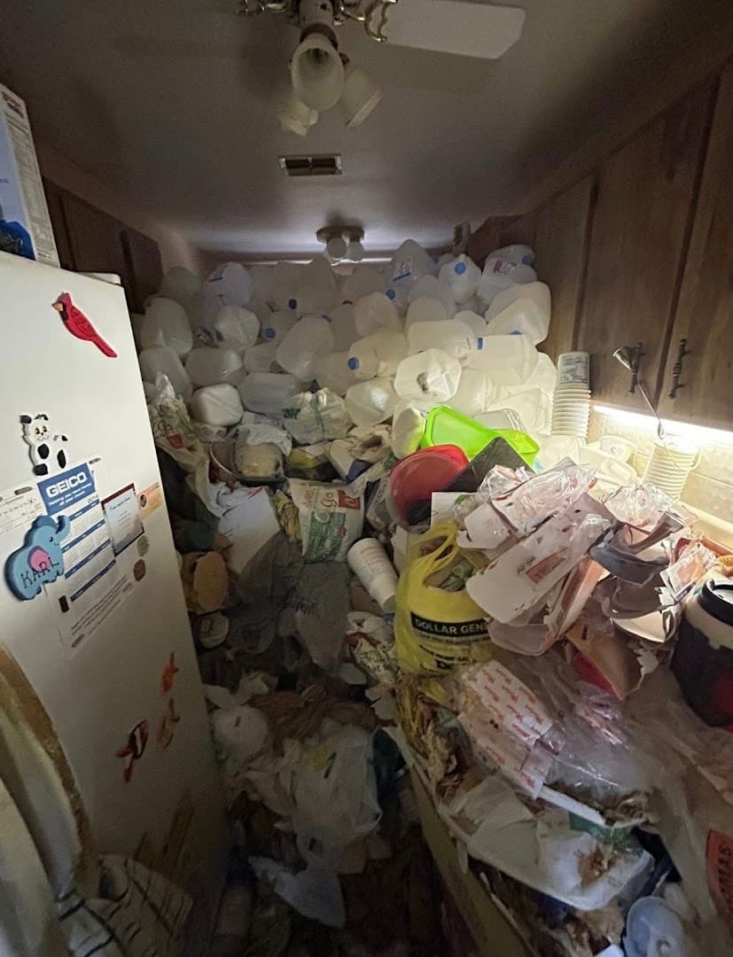 Dump Guys Hoarding Cleanup Services - photo 2