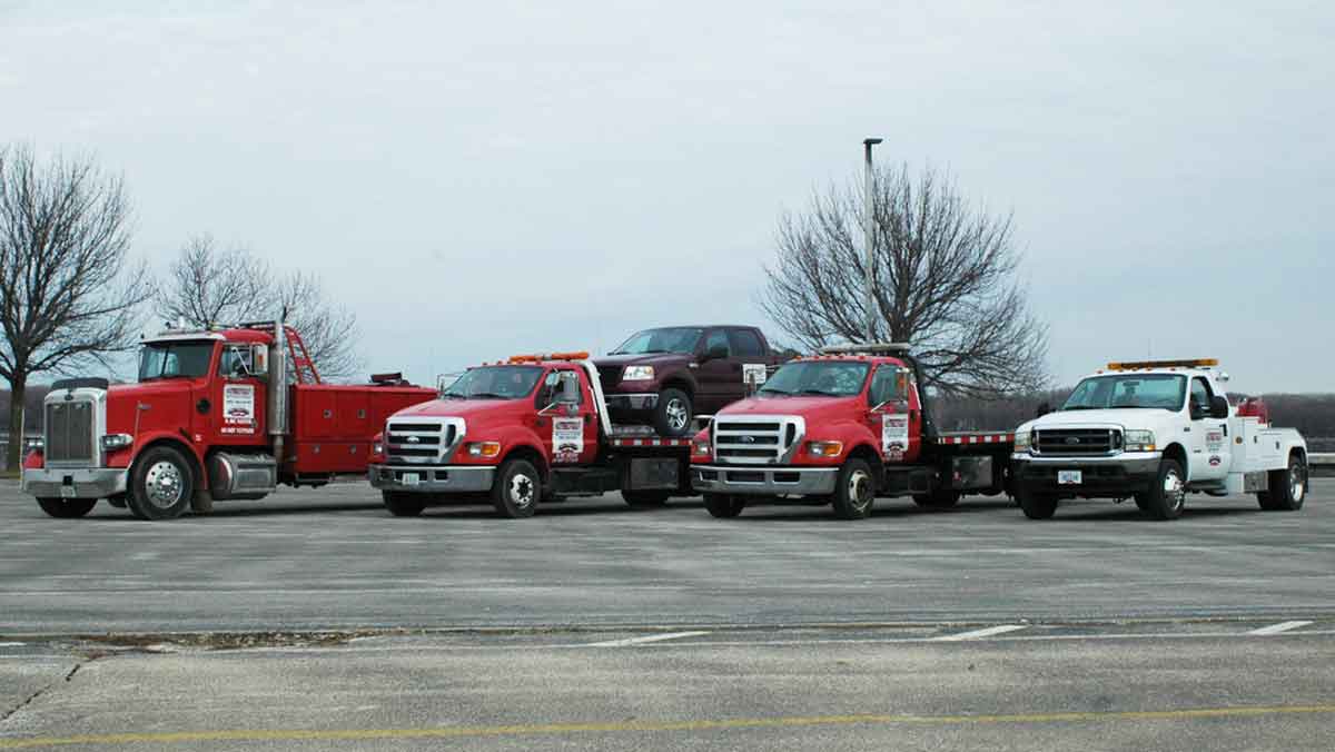 Monson Full Service Towing photo