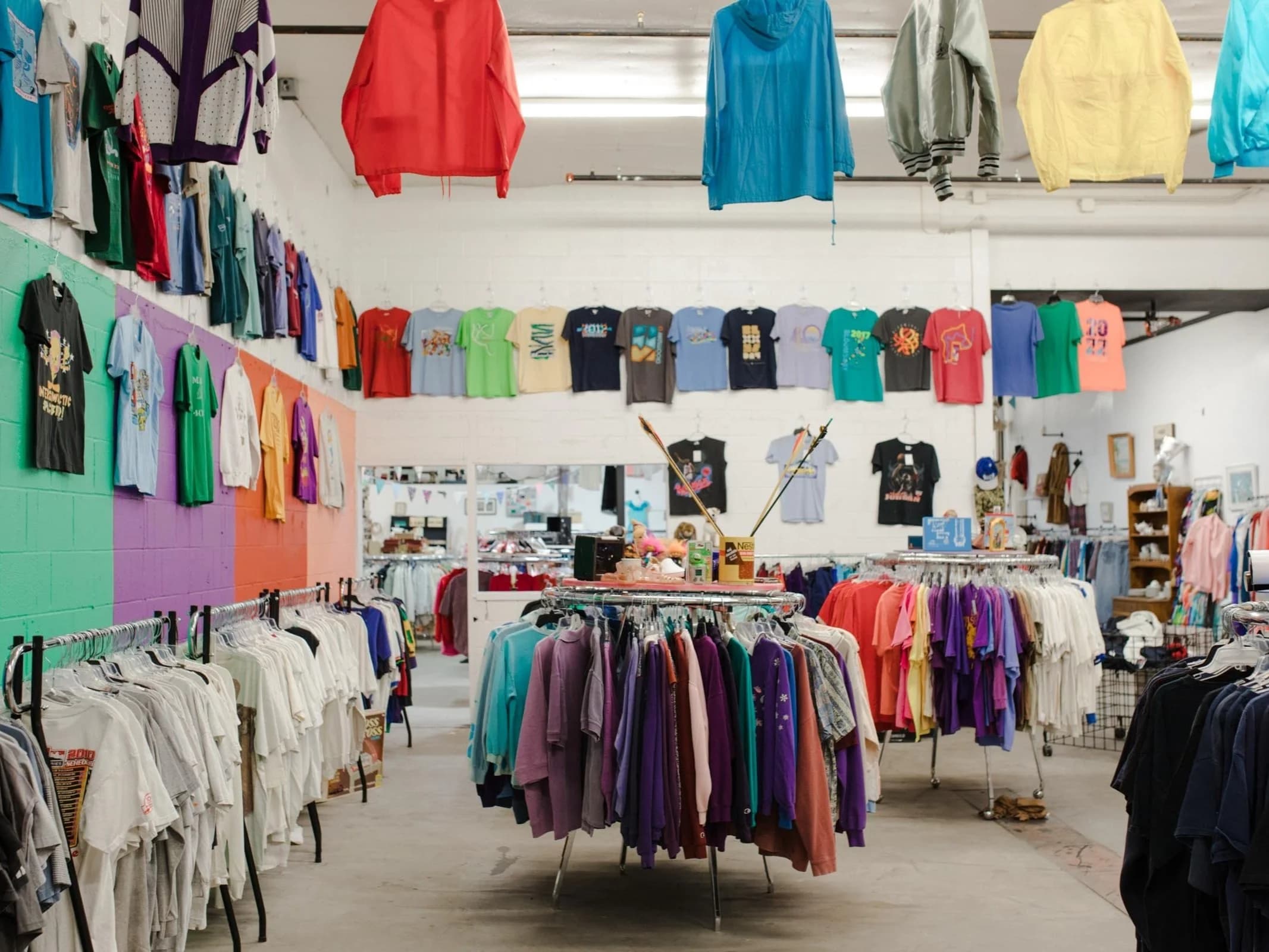 Global Neighborhood Thrift & Vintage photo