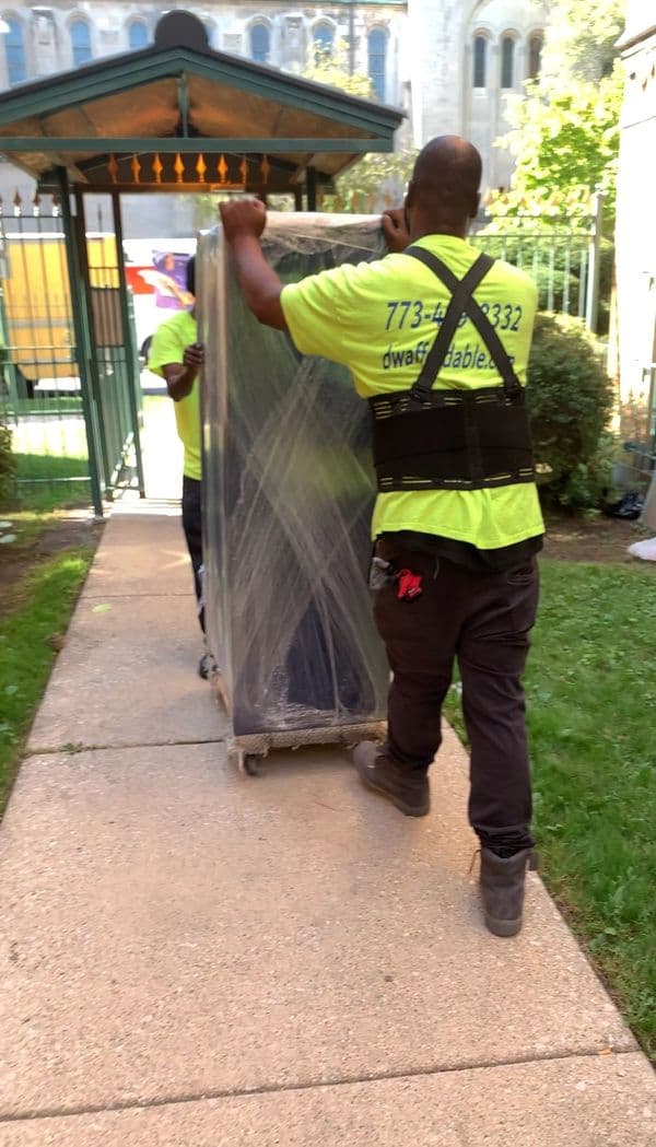 DW AFFORDABLE MOVING & DELIVERY LLC photo