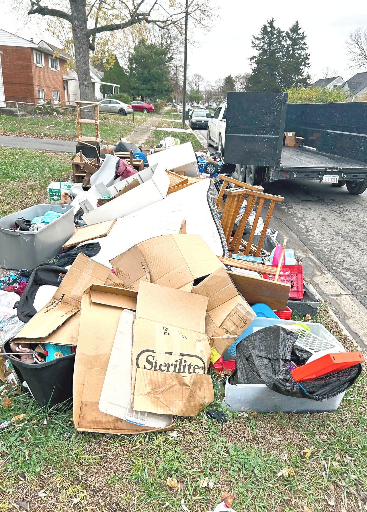 2 Women With A Pickup Truck And Trailer Too LLC photo